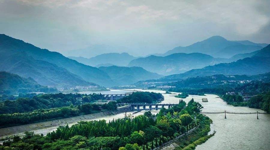 1 Day Dujiangyan & Mount Qingcheng World Heritage Tour